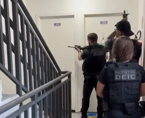 Imagem da matéria: Ex-sargento do Exército é preso em Camaçari suspeito de integrar organização criminosa