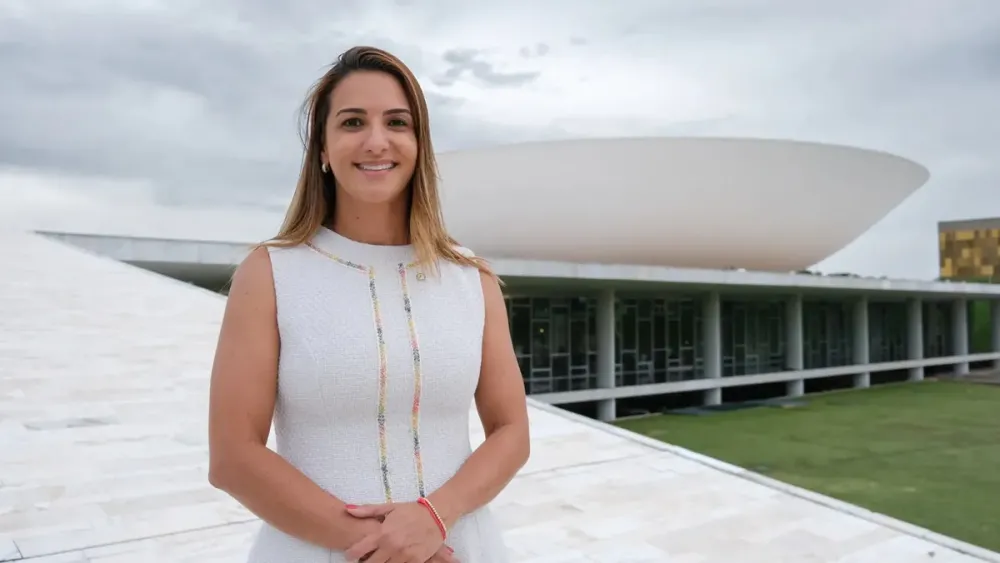 Imagem da matéria: Roberta Roma volta a ser internada nesta quinta-feira (15) após dores no peito