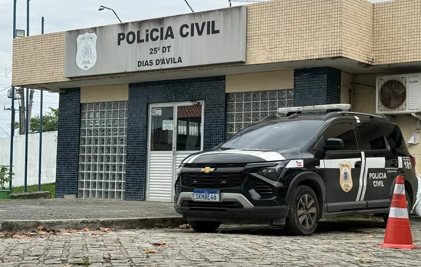 Imagem da matéria: PM apreende 42 pinos de cocaína e conduz mulher em Dias d’Ávila