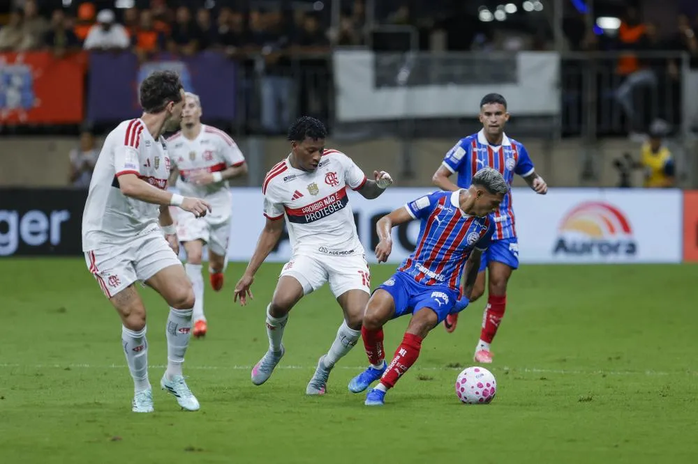 Imagem da matéria: Bahia sofre goleada do Flamengo na Fonte Nova e vê G4 ficar mais distante